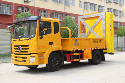 東風錦程防撞緩沖車